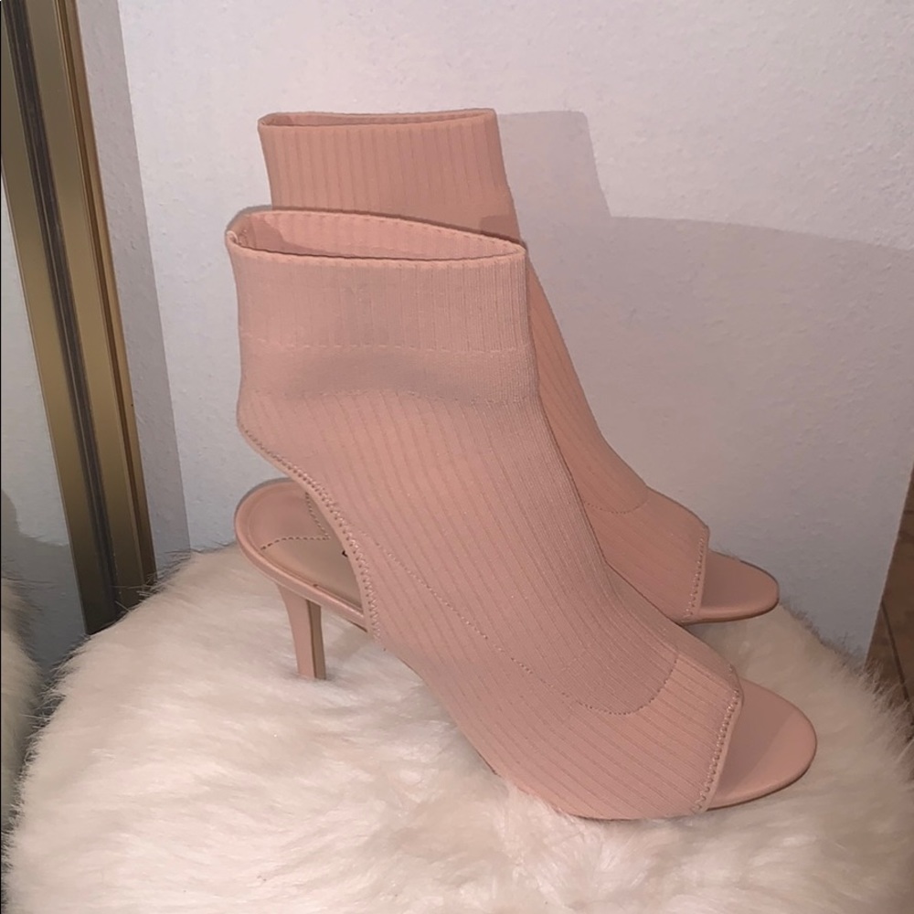 LEITH HEELS